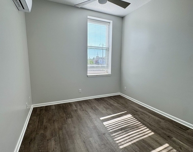 313 20th Street - Photo Thumbnail 9