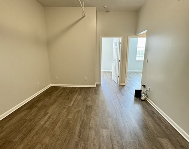 313 20th Street - Photo Thumbnail 4