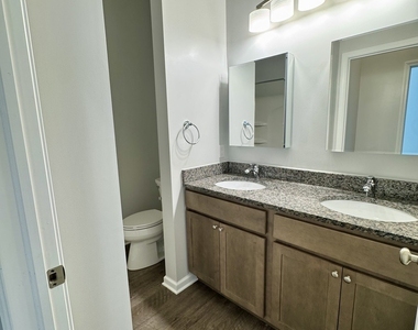 313 20th Street - Photo Thumbnail 7