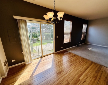 4121 Blackstone Drive - Photo Thumbnail 4