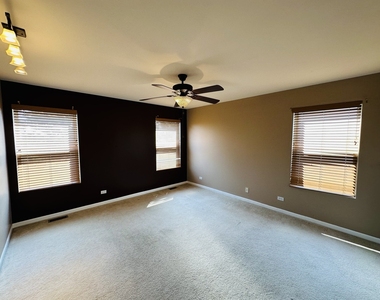 4121 Blackstone Drive - Photo Thumbnail 10