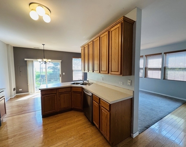 4121 Blackstone Drive - Photo Thumbnail 3