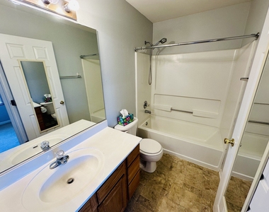4121 Blackstone Drive - Photo Thumbnail 14