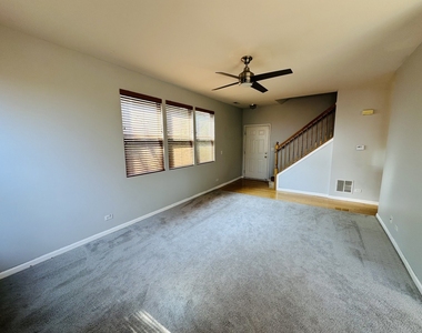 4121 Blackstone Drive - Photo Thumbnail 7