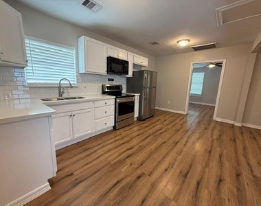 1308 Genova Street - Photo Thumbnail 9