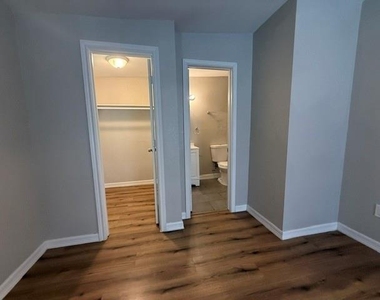 1308 Genova Street - Photo Thumbnail 6
