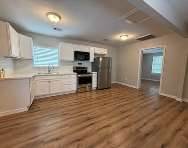 1308 Genova Street - Photo Thumbnail 11