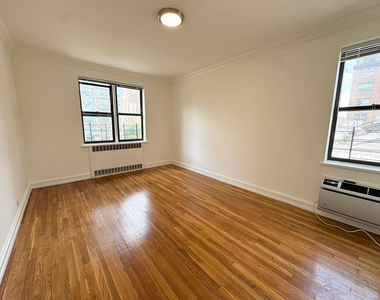 1680 York Avenue - Photo Thumbnail 3