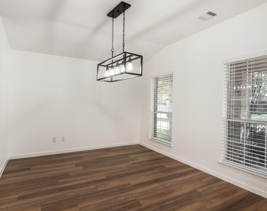32350 Cross Spring Park Lane - Photo Thumbnail 12
