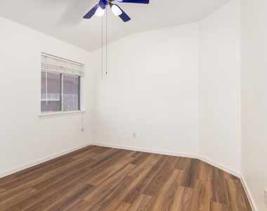 32350 Cross Spring Park Lane - Photo Thumbnail 21