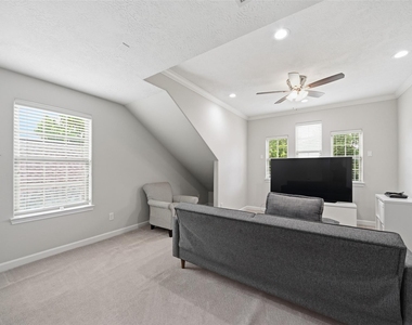 1427 Scharpe Street - Photo Thumbnail 29