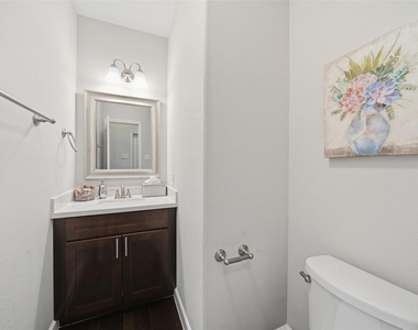 1427 Scharpe Street - Photo Thumbnail 16