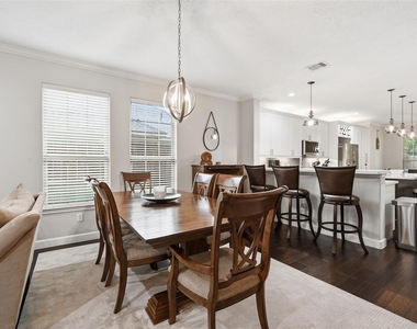 1427 Scharpe Street - Photo Thumbnail 6