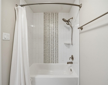 1427 Scharpe Street - Photo Thumbnail 33