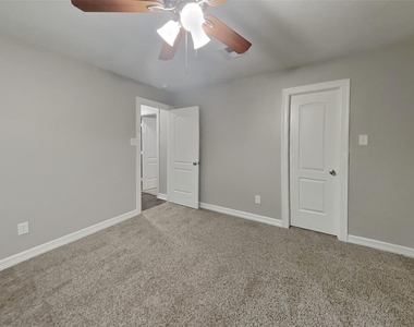 2603 Hidden Garden Drive - Photo Thumbnail 12