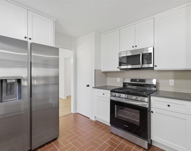 3930 Cypress Hill Drive - Photo Thumbnail 16