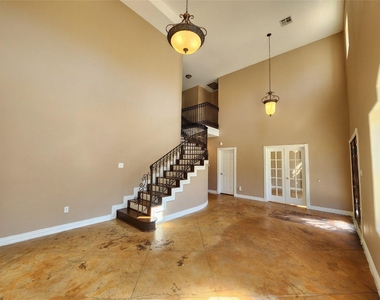 115 Oak Colony Drive - Photo Thumbnail 4