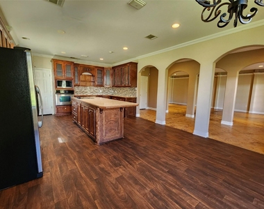 115 Oak Colony Drive - Photo Thumbnail 11