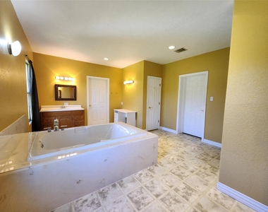 115 Oak Colony Drive - Photo Thumbnail 41