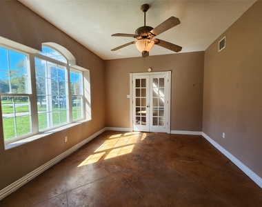 115 Oak Colony Drive - Photo Thumbnail 5
