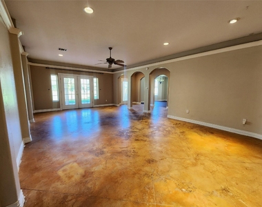 115 Oak Colony Drive - Photo Thumbnail 9