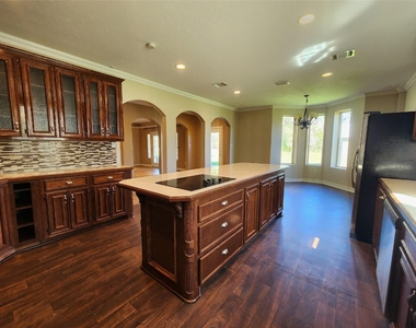115 Oak Colony Drive - Photo Thumbnail 12