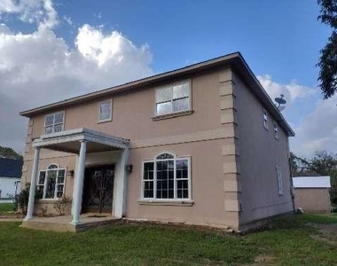 115 Oak Colony Drive - Photo Thumbnail 1