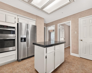 4506 Warwick Drive - Photo Thumbnail 8