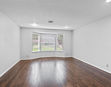 118 E Thornton Road - Photo Thumbnail 11