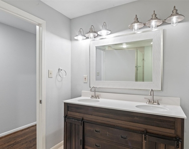 118 E Thornton Road - Photo Thumbnail 16