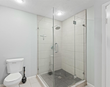 118 E Thornton Road - Photo Thumbnail 19