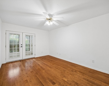 1601 S Shepherd Drive - Photo Thumbnail 3