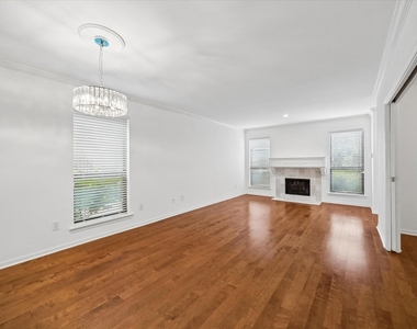1601 S Shepherd Drive - Photo Thumbnail 8