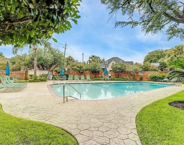 1601 S Shepherd Drive - Photo Thumbnail 13