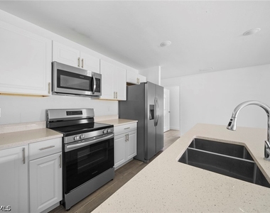 5022 25th Street Sw - Photo Thumbnail 11