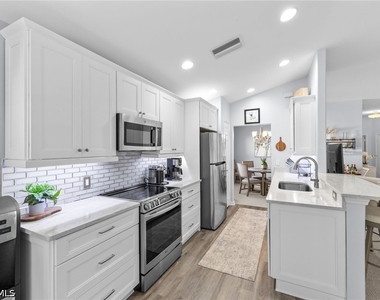 9974 Horse Creek Road - Photo Thumbnail 15