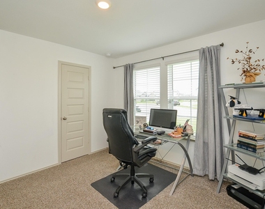 7203 Dawn View Lane - Photo Thumbnail 4