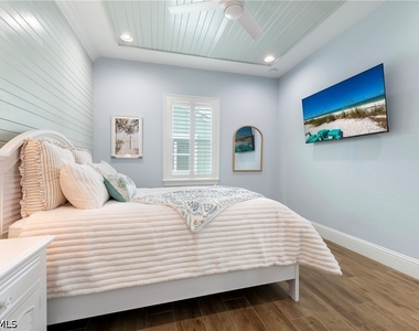 7270 Saona Court - Photo Thumbnail 13