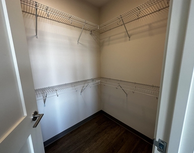 409 Elm - Photo Thumbnail 18