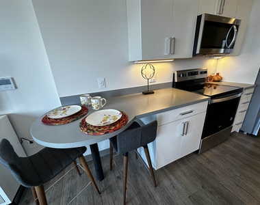 409 Elm - Photo Thumbnail 5