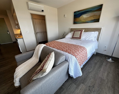 409 Elm - Photo Thumbnail 14