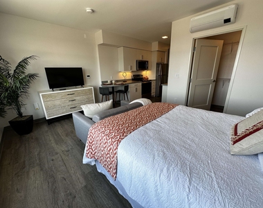 409 Elm - Photo Thumbnail 17