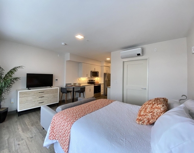 409 Elm - Photo Thumbnail 16