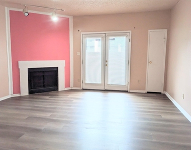 10855 Meadowglen Lane - Photo Thumbnail 2