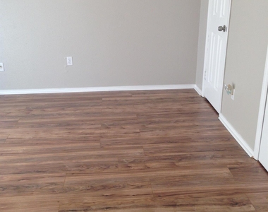 927 Three Forks Drive - Photo Thumbnail 15
