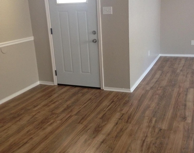 927 Three Forks Drive - Photo Thumbnail 2