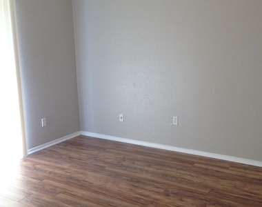927 Three Forks Drive - Photo Thumbnail 9
