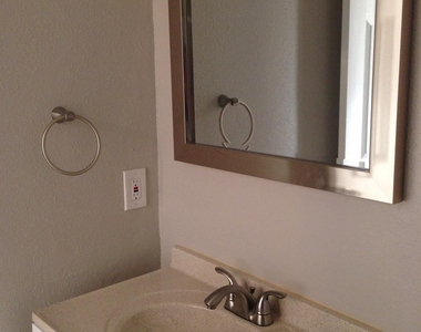 927 Three Forks Drive - Photo Thumbnail 14
