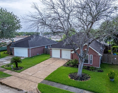 3503 Riverside Drive - Photo Thumbnail 2