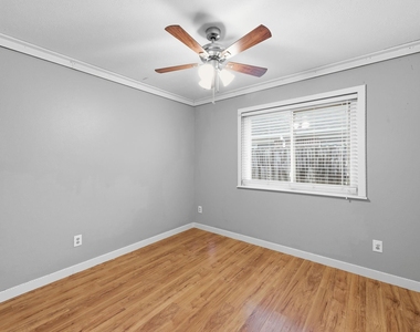 3503 Riverside Drive - Photo Thumbnail 18